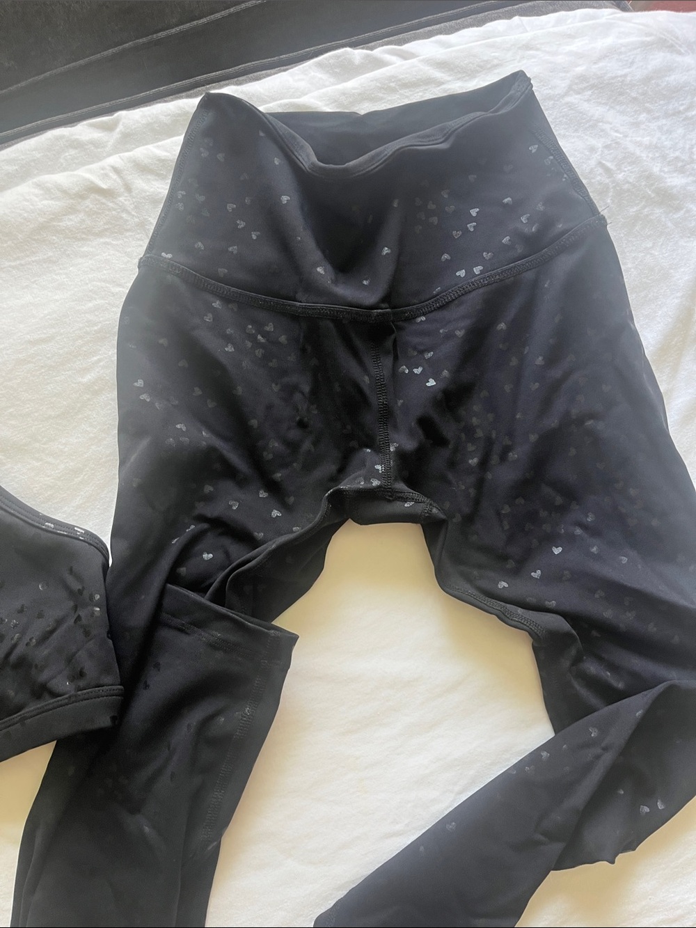Beyond Yoga Black Heart-Print Strappy Bralette and leggings - Picture 2 of 5